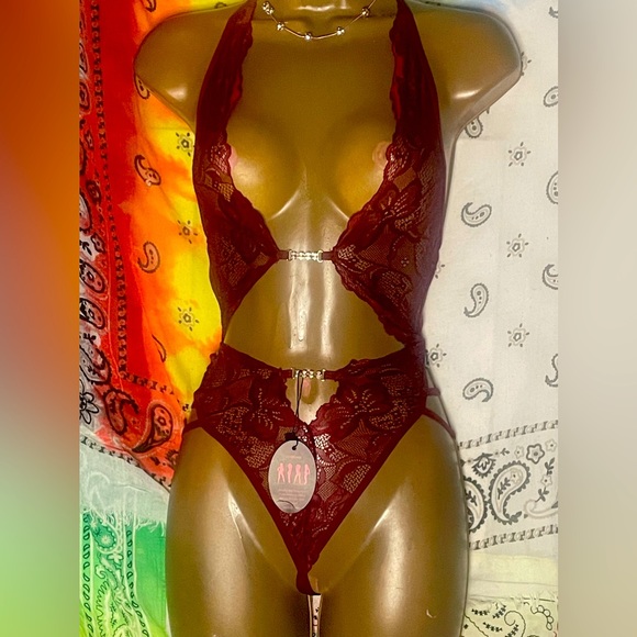 Very sexy lingerie by Avidhove size large and color is burgundy - Picture 1 of 4